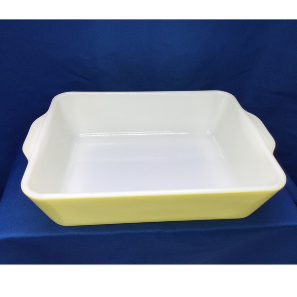 Vintage Pyrex 0503 Primary Yellow 1 1/2 Quart Dish no lid - Picture 3 of 8